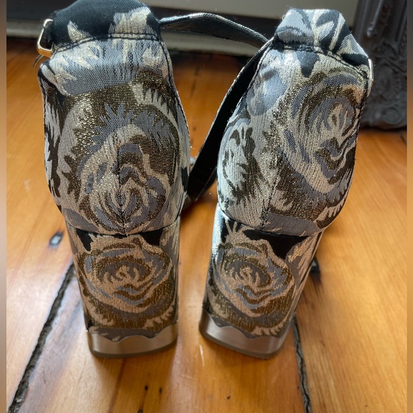 Kensie floral gold heels - Picture 6 of 7